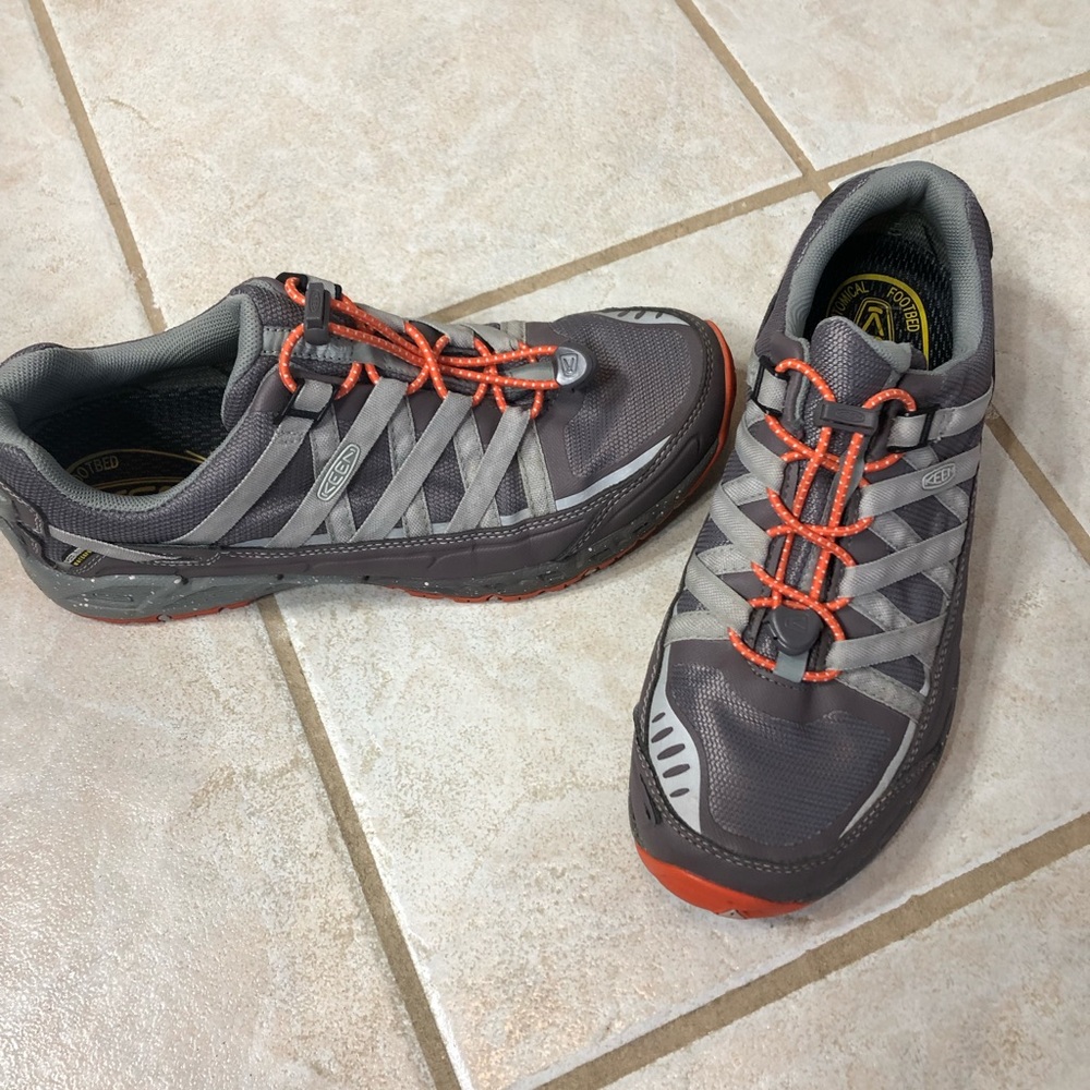 KEEN shoes size 9.5